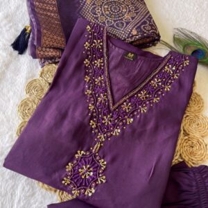 Women’s Amethyst Purple Traditional Zari & Sequin Work Kurta Set